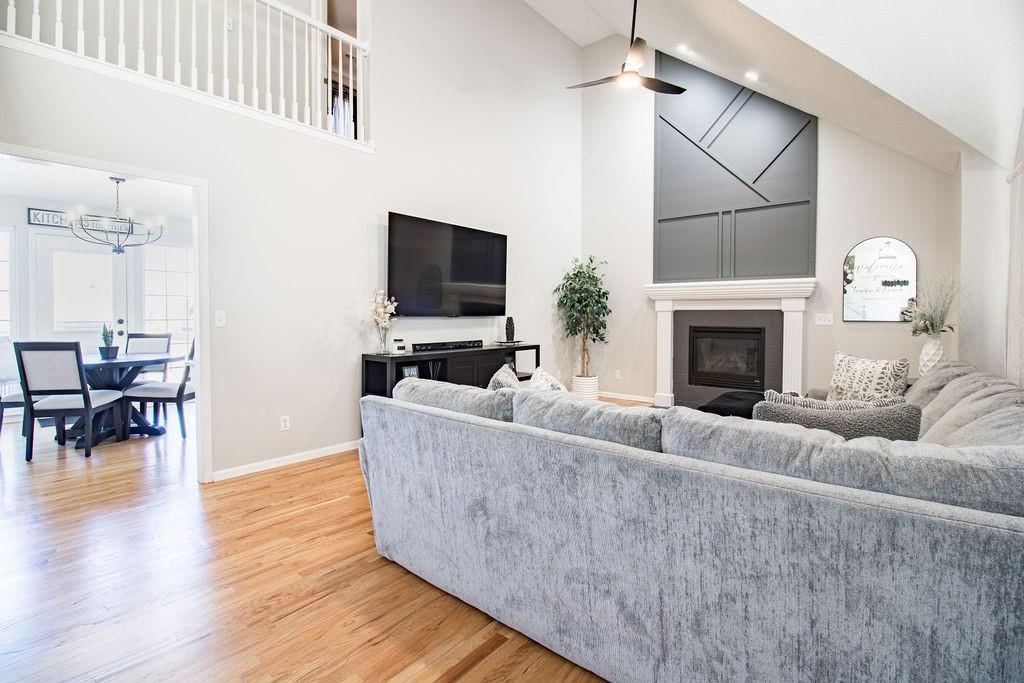 950 NW Maplewood Court — photo 5