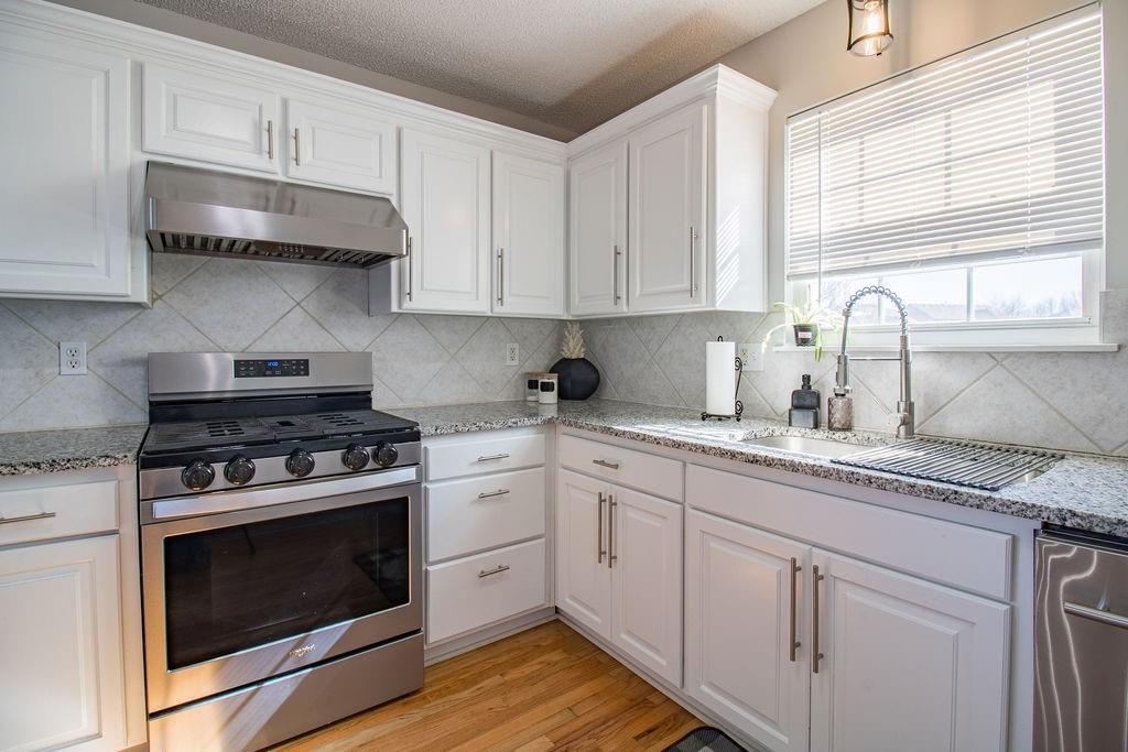 950 NW Maplewood Court — photo 11
