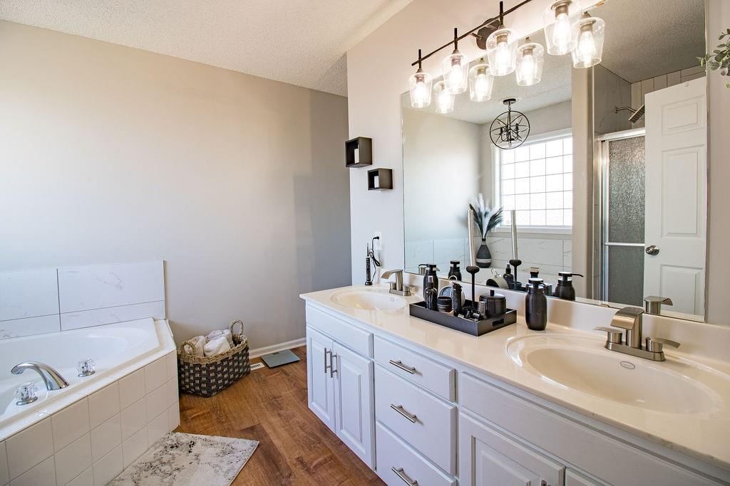 950 NW Maplewood Court — photo 17