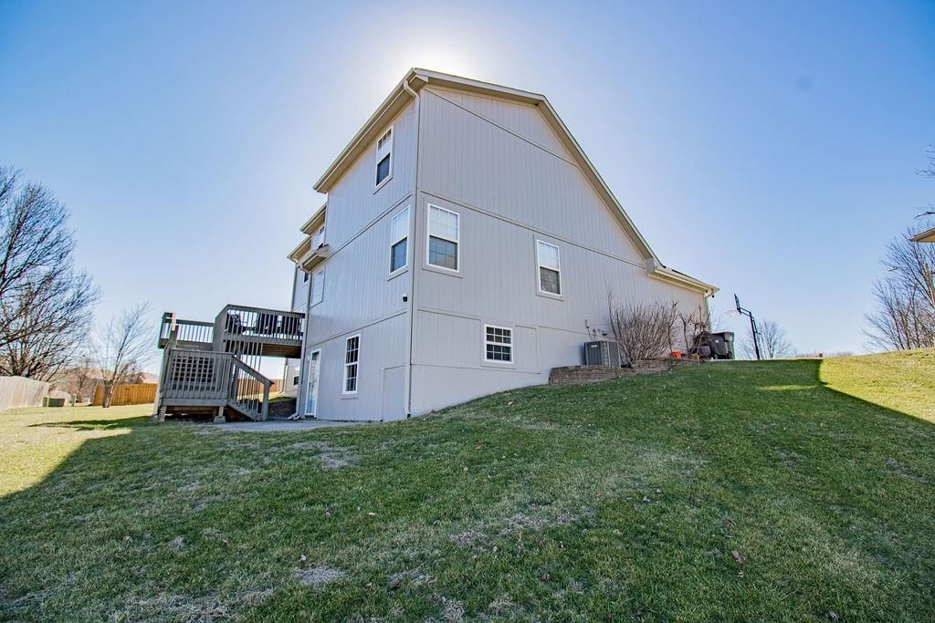 950 NW Maplewood Court — photo 30