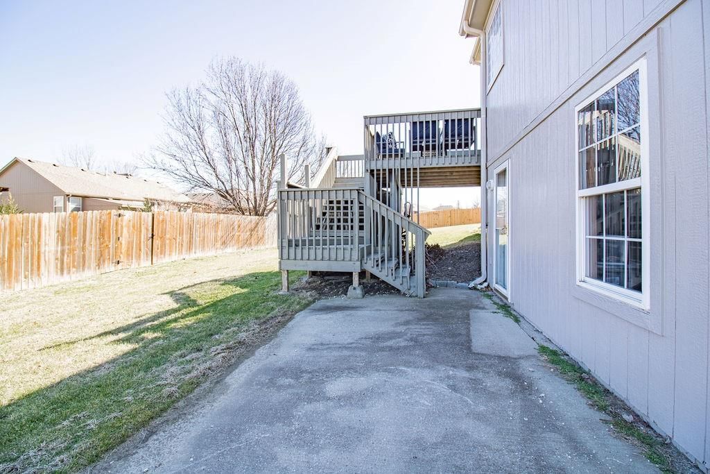 950 NW Maplewood Court — photo 32