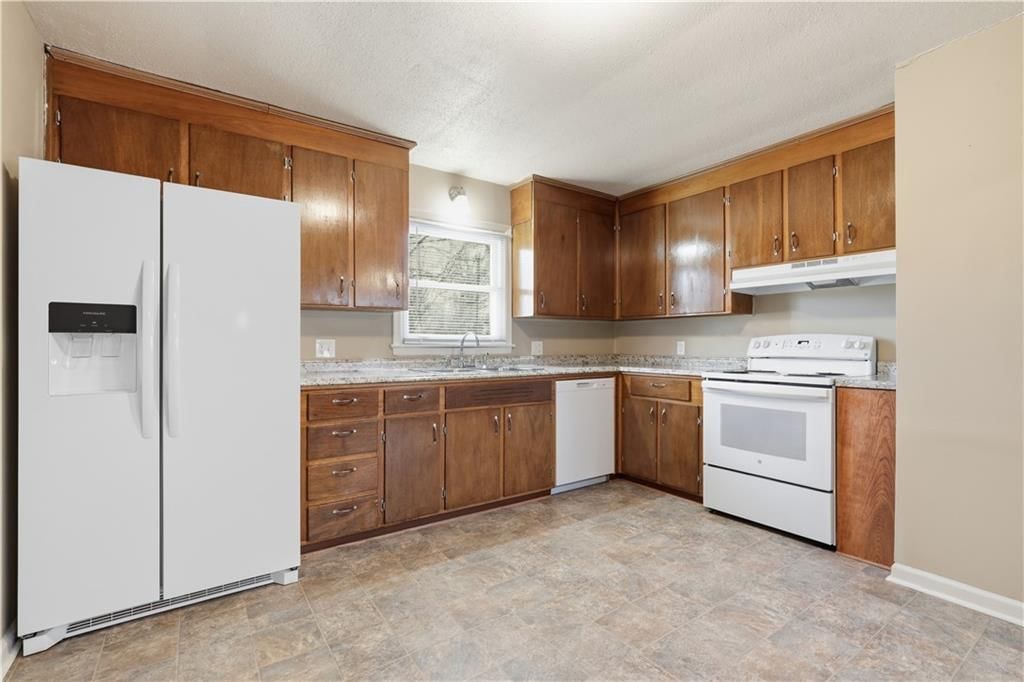 10816 E 66th Terrace — photo 3