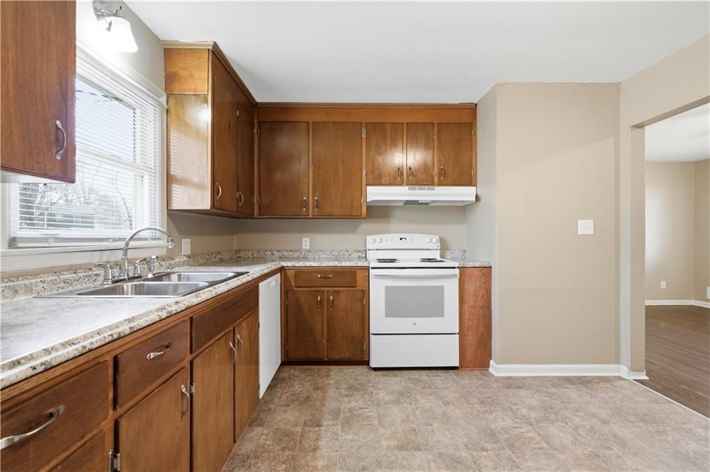 10816 E 66th Terrace — photo 13