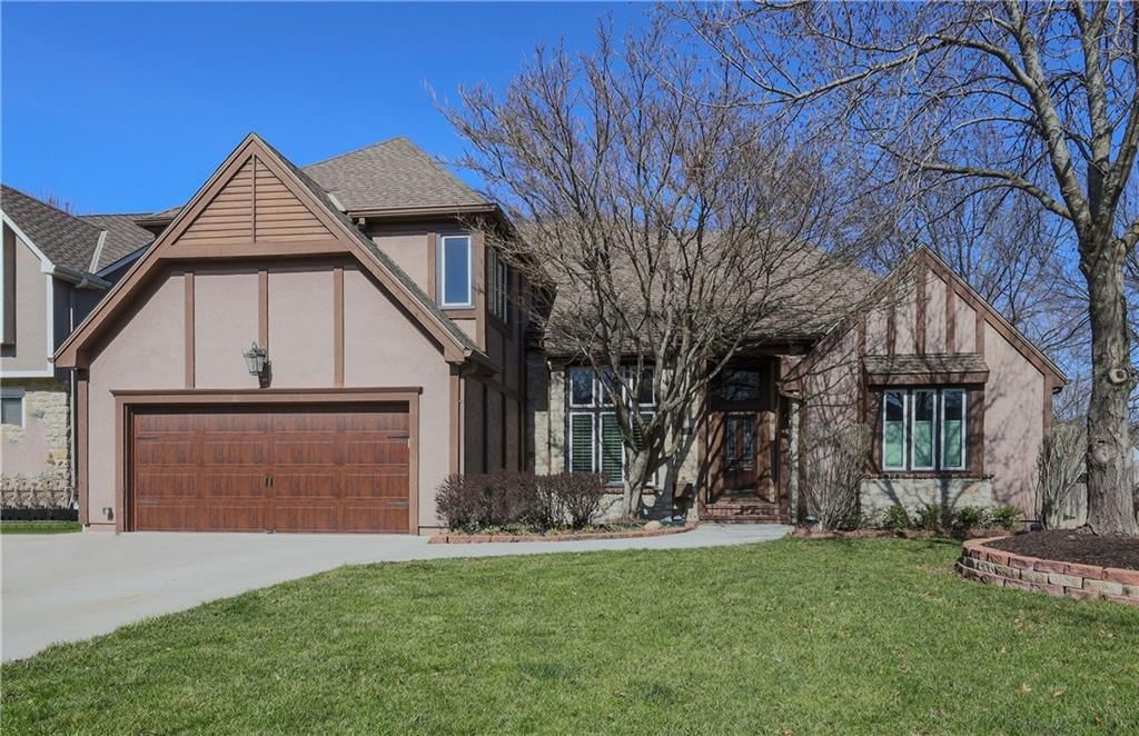 4816 W 121st Street, Leawood, KS