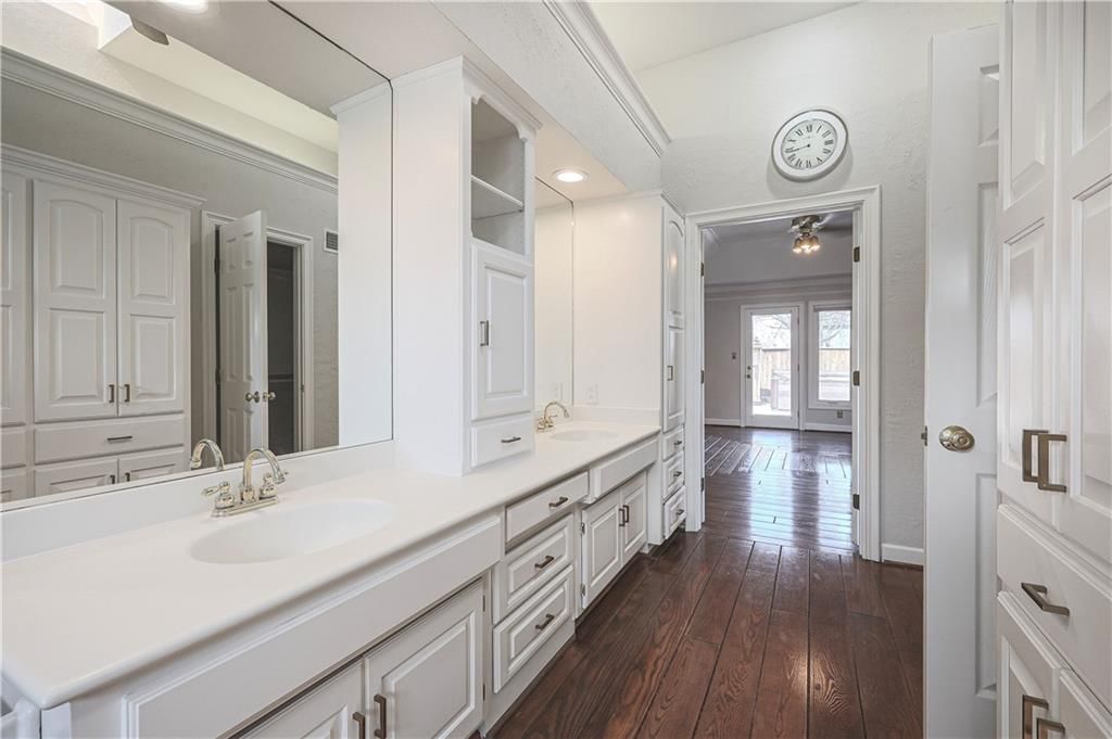 4816 W 121st Street — photo 25