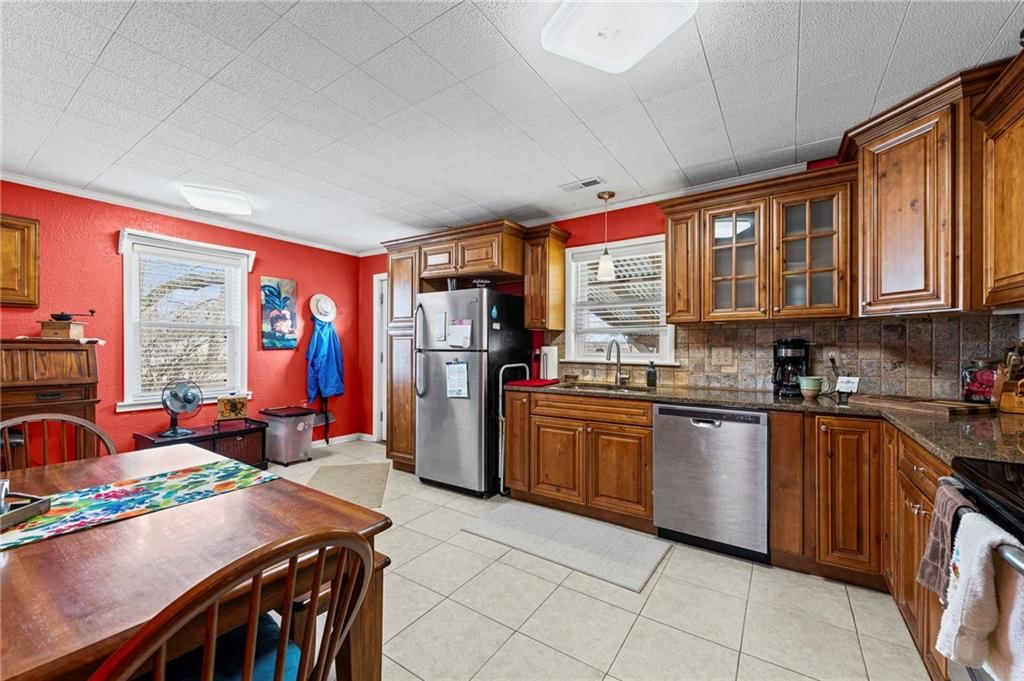 108 N Madison Street — photo 10