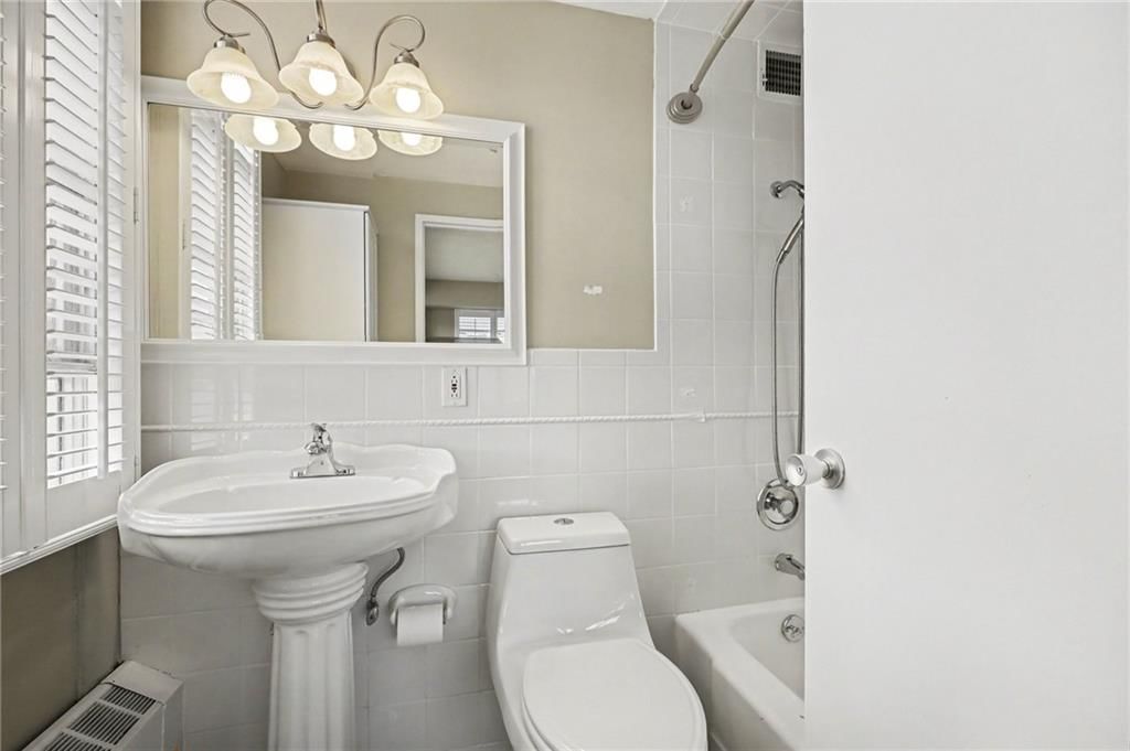 333 W Meyer Boulevard — photo 6