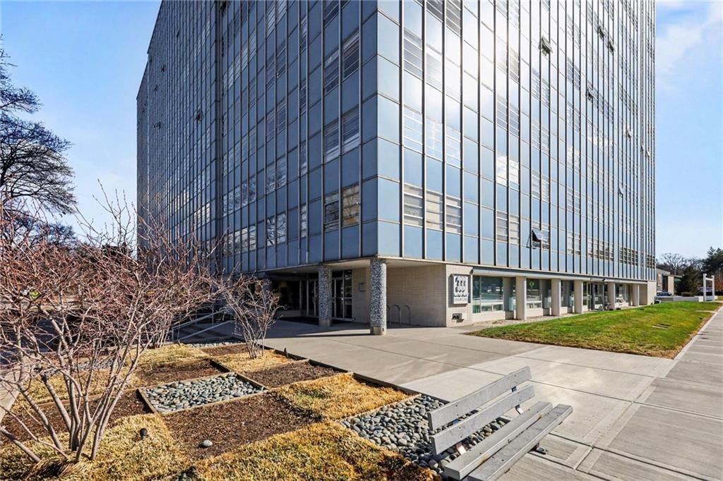 333 W Meyer Boulevard — photo 8