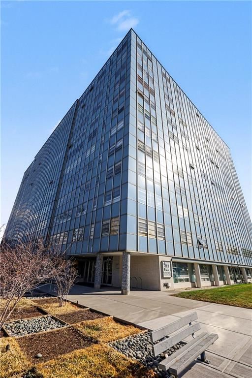 333 W Meyer Boulevard — photo 9