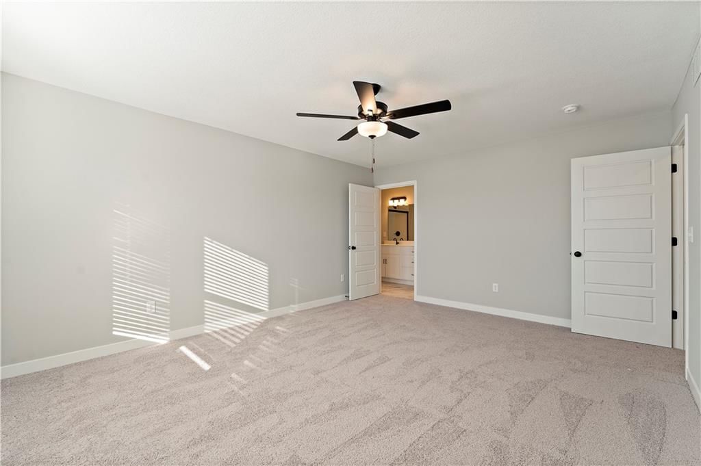 Photo 7 of 8 - 1503 SW Meadowlark Court, Oak Grove, MO 64075