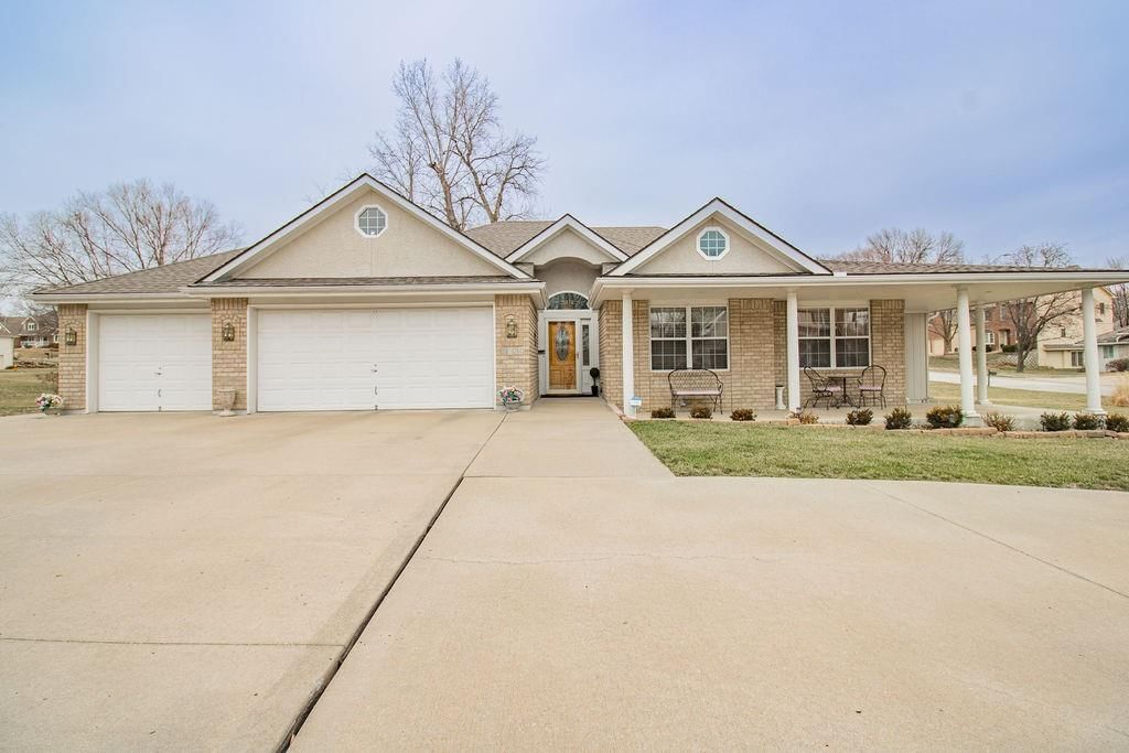 3824 S Milton Drive, Independence, MO