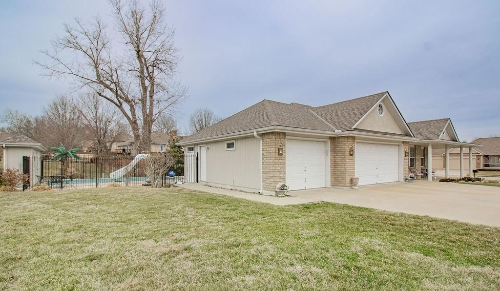 3824 S Milton Drive — photo 4