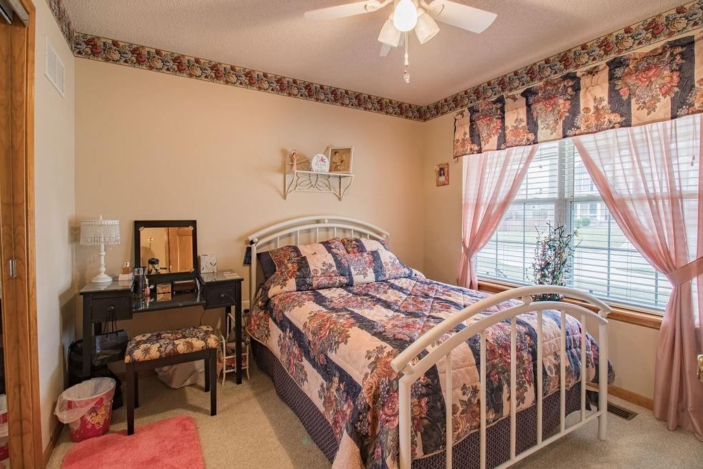 3824 S Milton Drive — photo 31