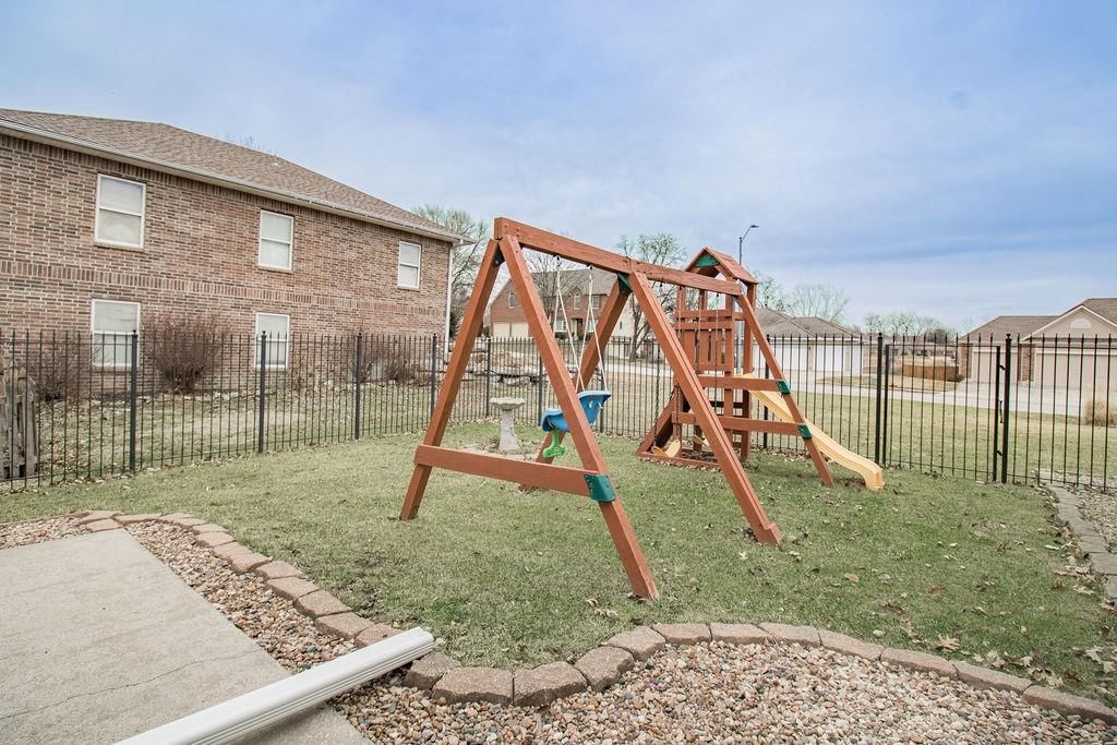 3824 S Milton Drive — photo 40