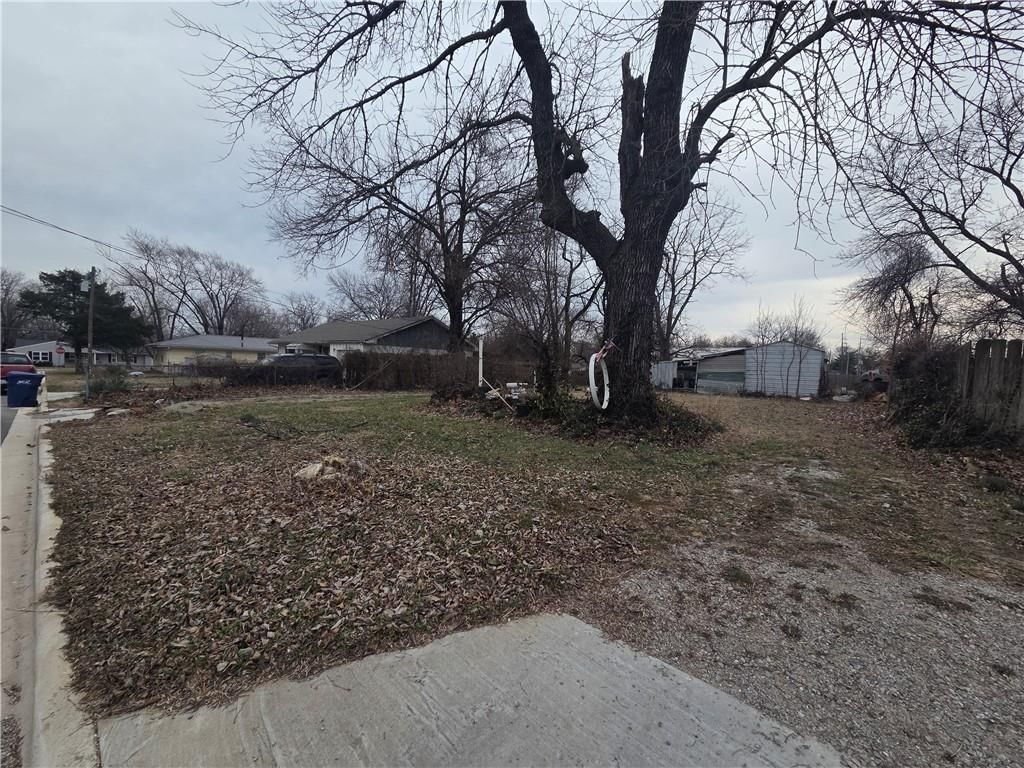 1309 W Allison Street — photo 2