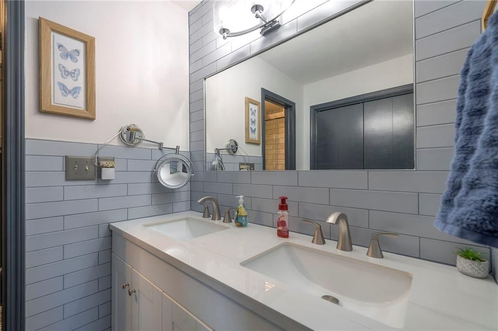 1004 N King Avenue N — photo 29