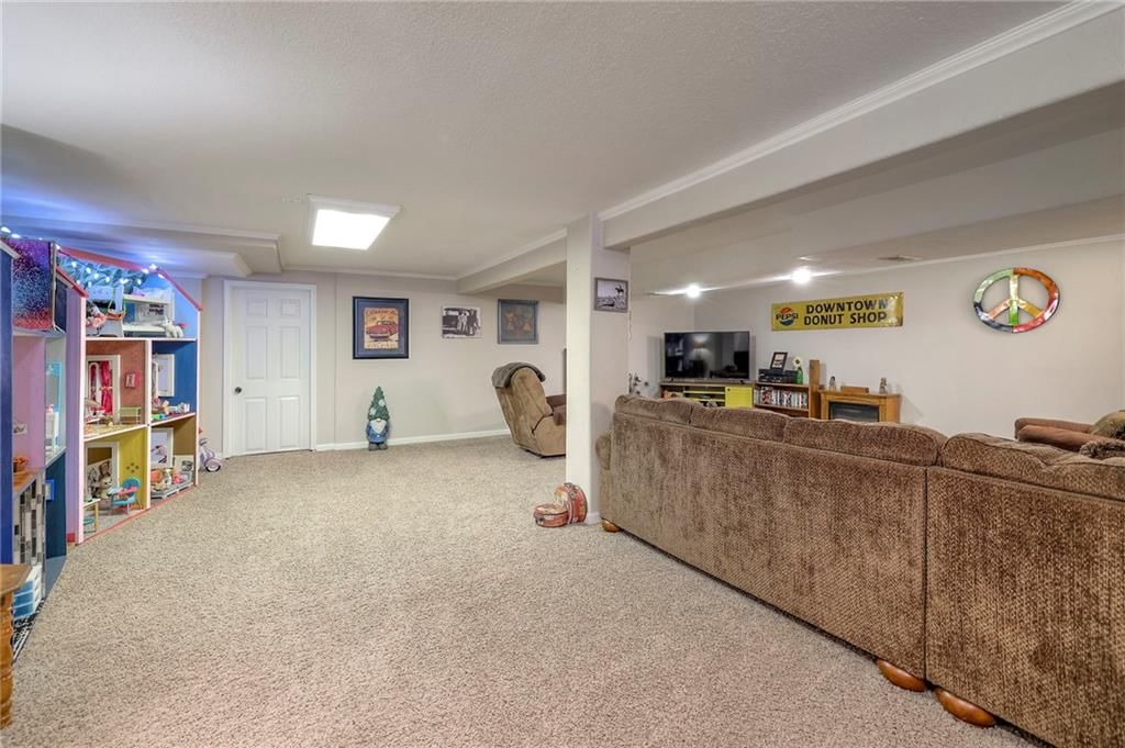 1004 N King Avenue N — photo 33