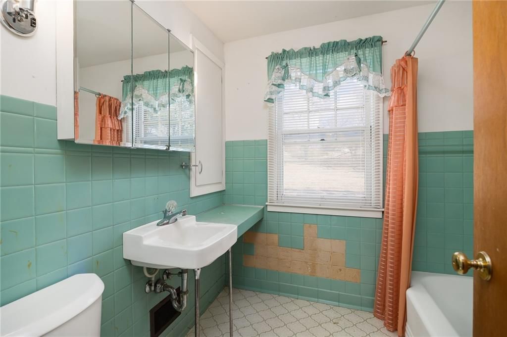 910 Savannah Street — photo 27