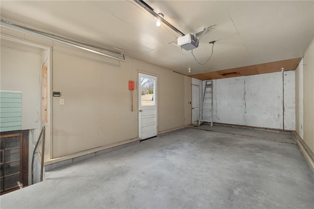 910 Savannah Street — photo 31