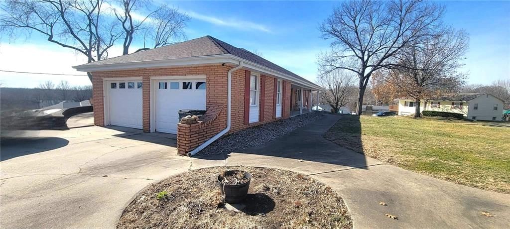 538 Brown Circle Drive — photo 3