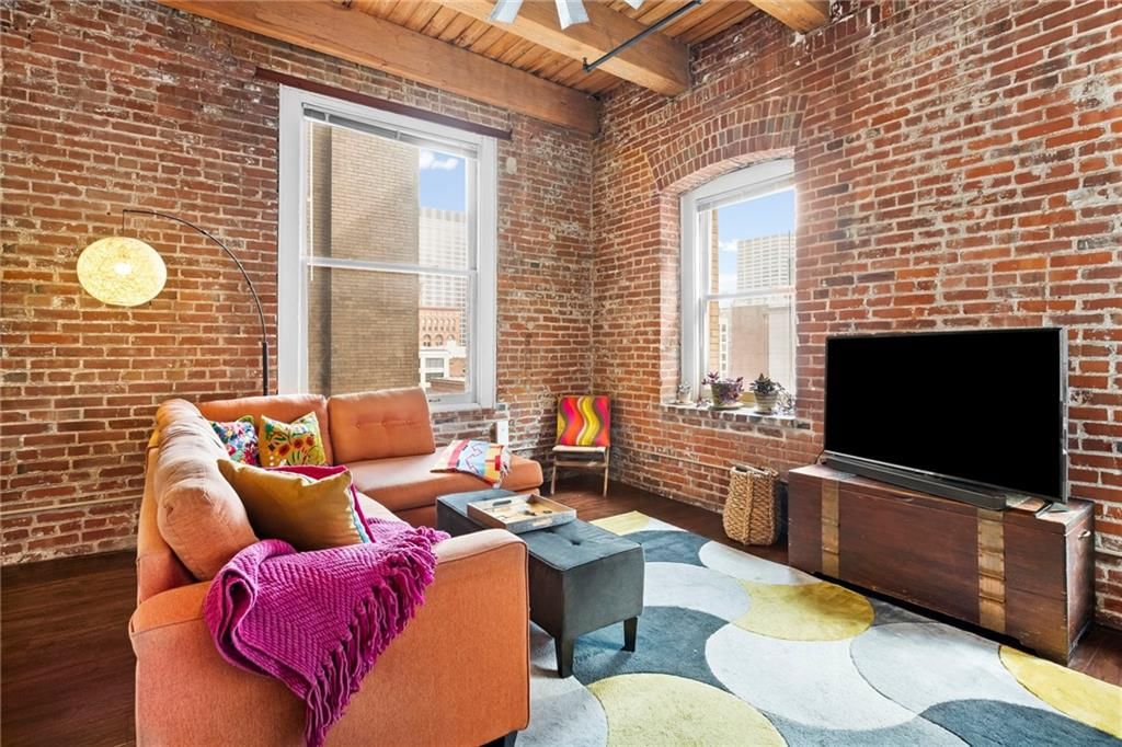 308 W 8th Street — photo 10
