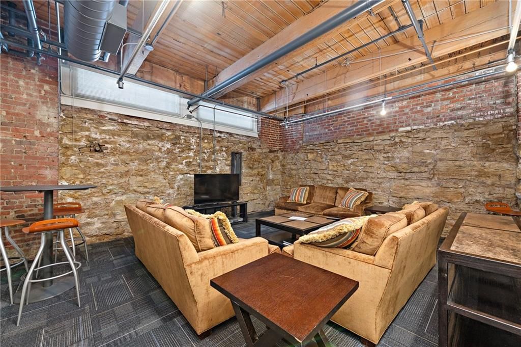 308 W 8th Street — photo 36