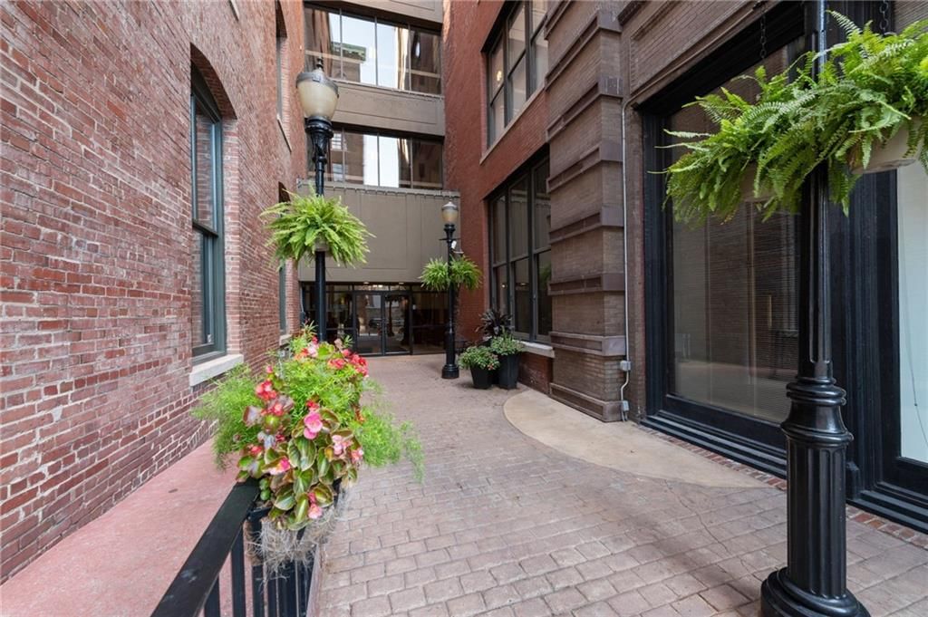 308 W 8th Street — photo 40