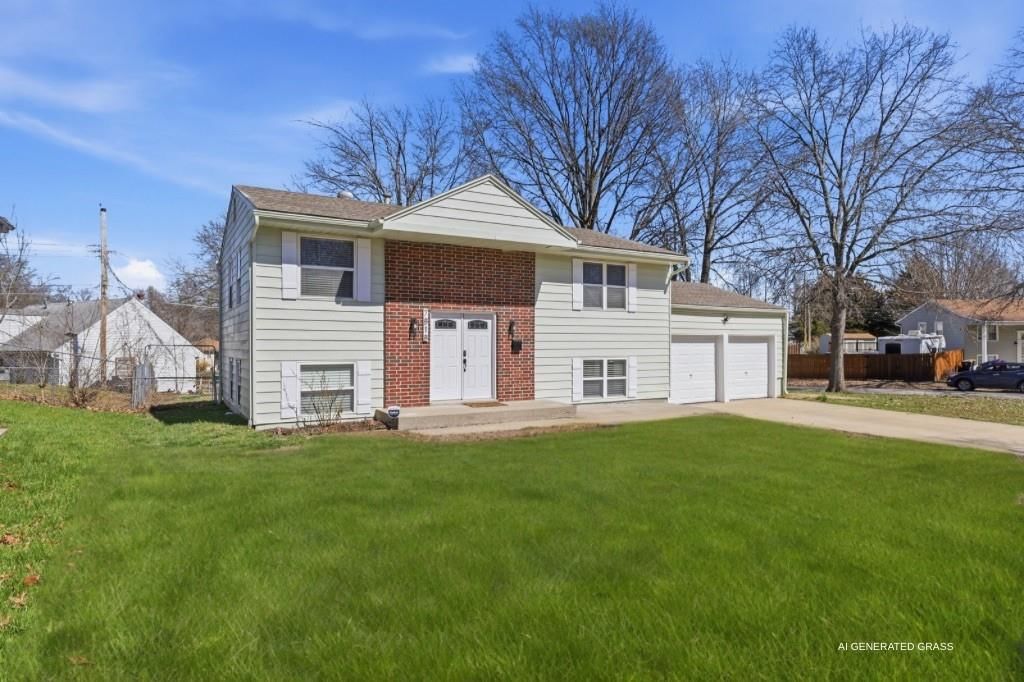 7818 NE 56th Street, Kansas City, MO