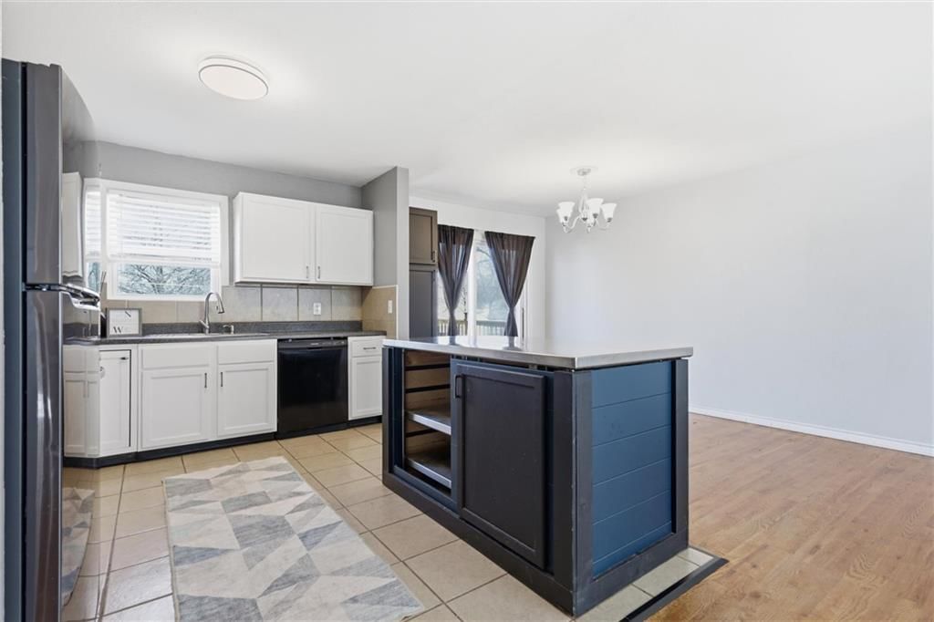 7818 NE 56th Street — photo 13