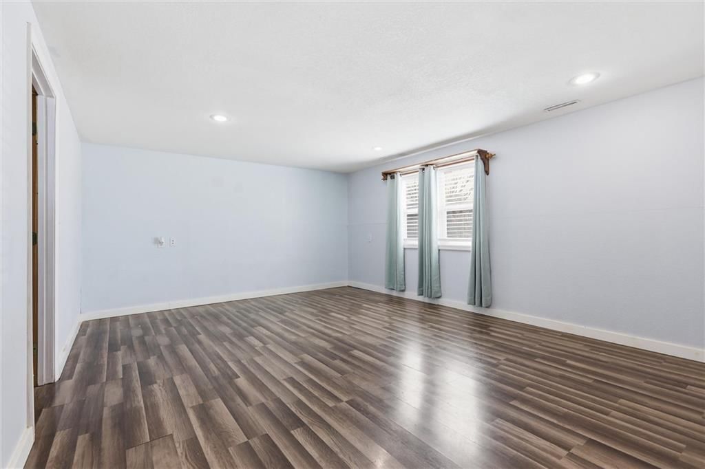 7818 NE 56th Street — photo 27