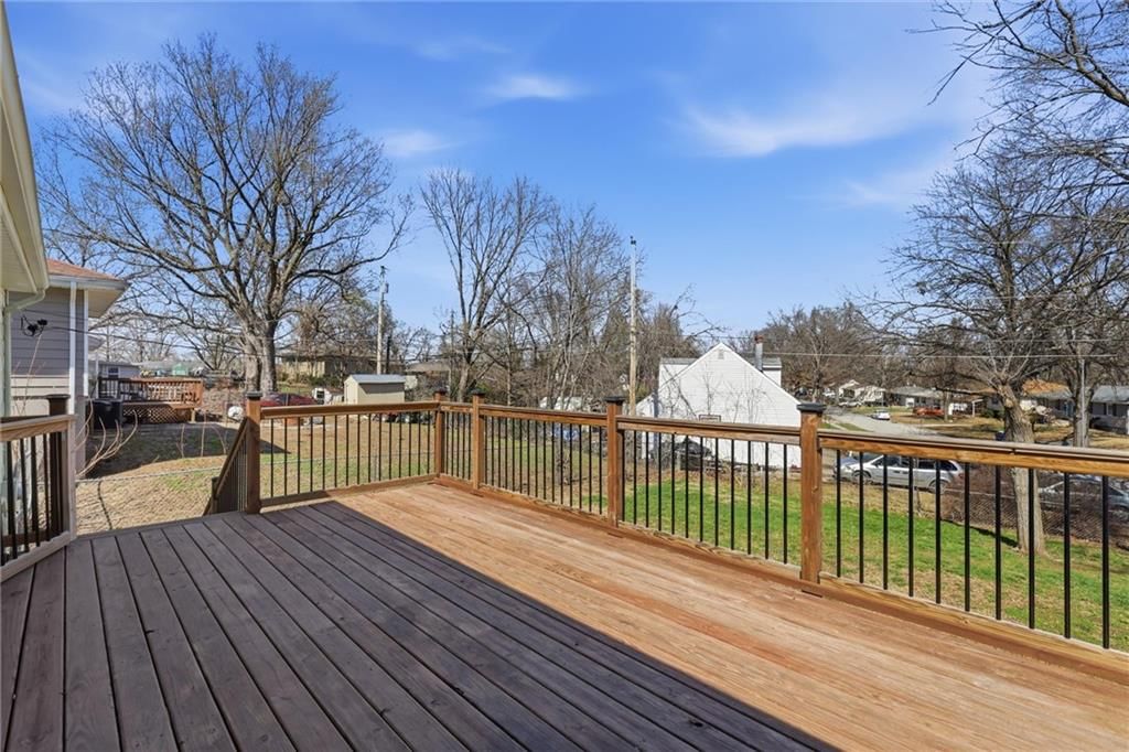 7818 NE 56th Street — photo 32