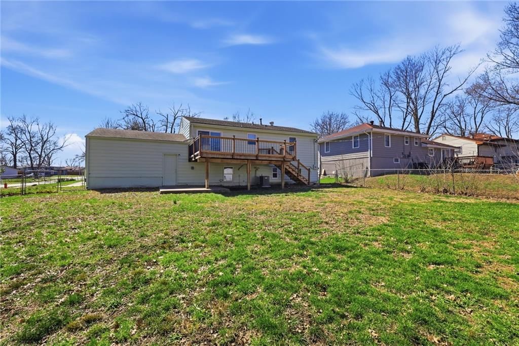 7818 NE 56th Street — photo 34