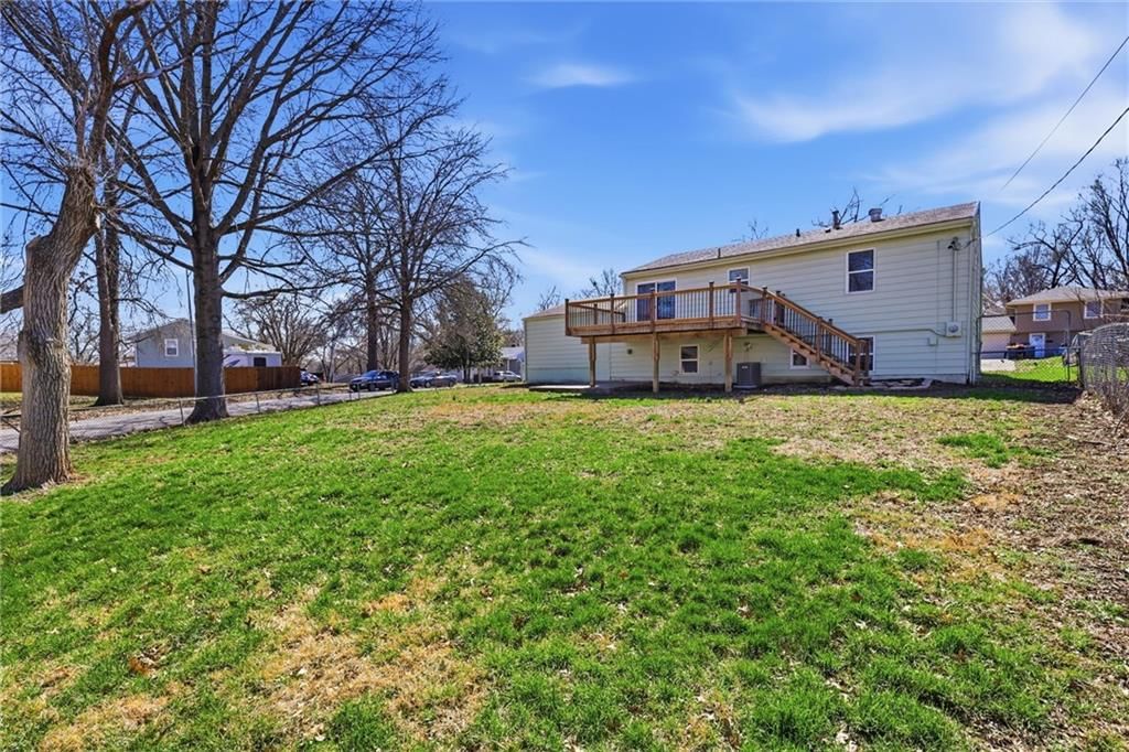 7818 NE 56th Street — photo 36
