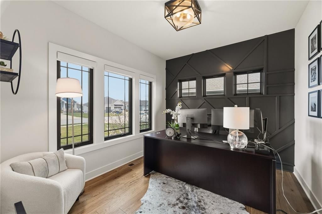 4713 NE Freehold Drive — photo 4