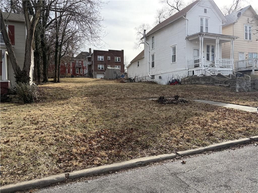 625 Oak Street — photo 3