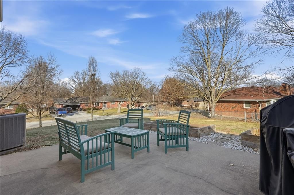 7715 N Lydia Avenue — photo 37