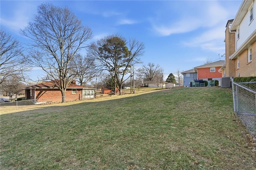 7715 N Lydia Avenue — photo 38