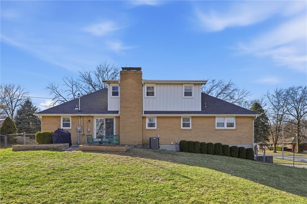 7715 N Lydia Avenue — photo 40