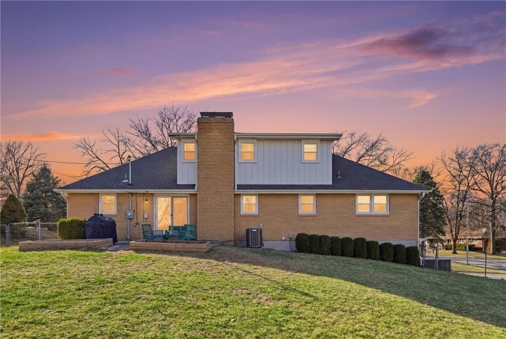 7715 N Lydia Avenue — photo 41