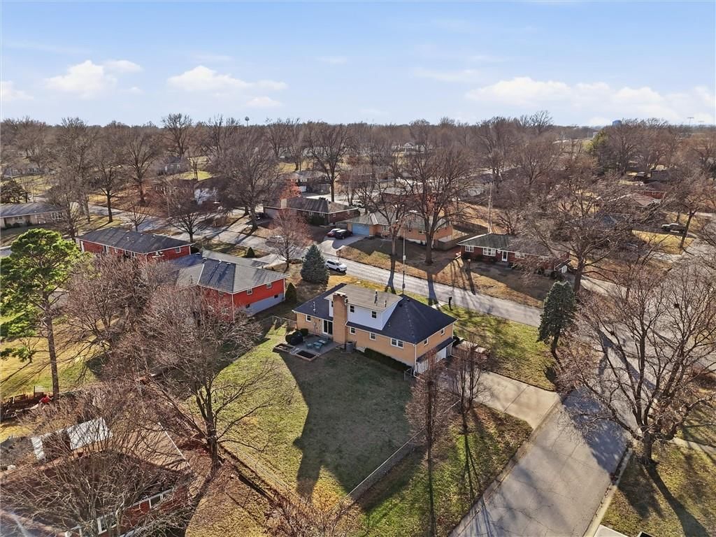 7715 N Lydia Avenue — photo 44