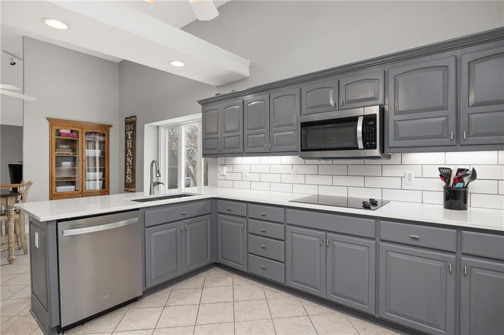 18209 Rollins Drive — photo 13