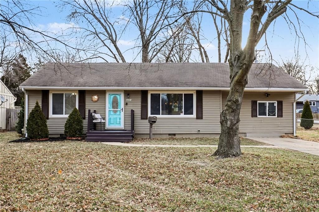 3221 S Crysler Avenue — photo 2