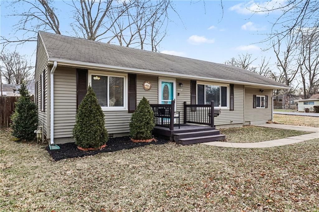 3221 S Crysler Avenue — photo 3