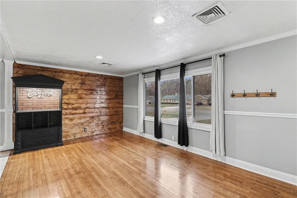 3221 S Crysler Avenue — photo 7