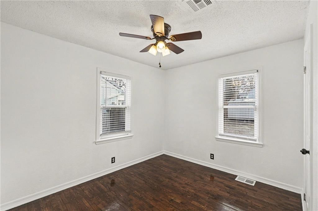 3221 S Crysler Avenue — photo 22