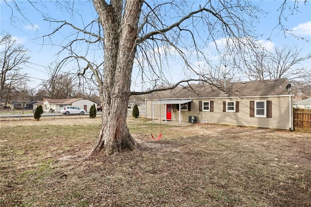 3221 S Crysler Avenue — photo 27