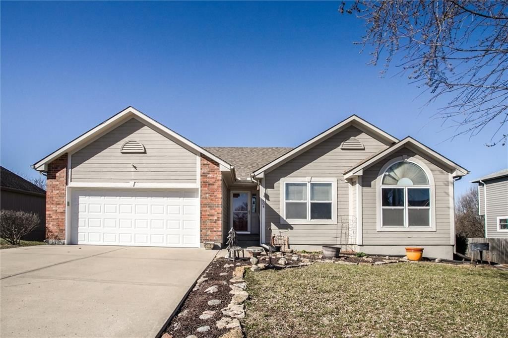 504 SW BOBCAT Street, Oak Grove, MO