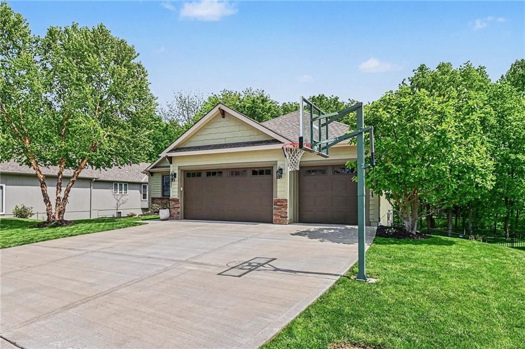 18301 Belinda Drive — photo 2