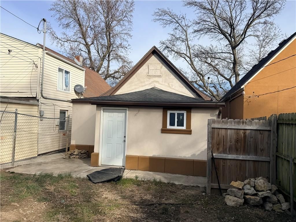 436 Lawndale Avenue — photo 9