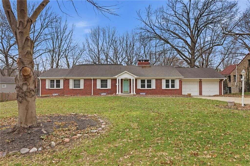 9622 Sagamore Road, Leawood, KS